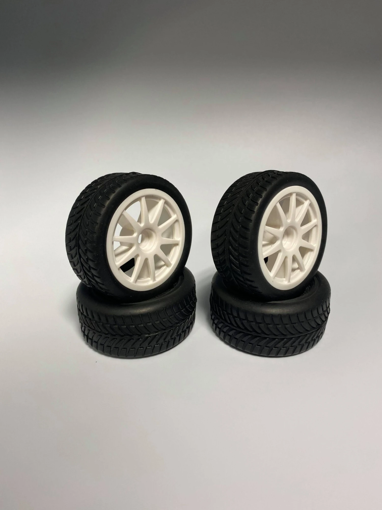 D008 Road Tire On-Road Grip Tyre Set 52mm X 26mm Wheel Tamiya Kyosho HPI TYP2